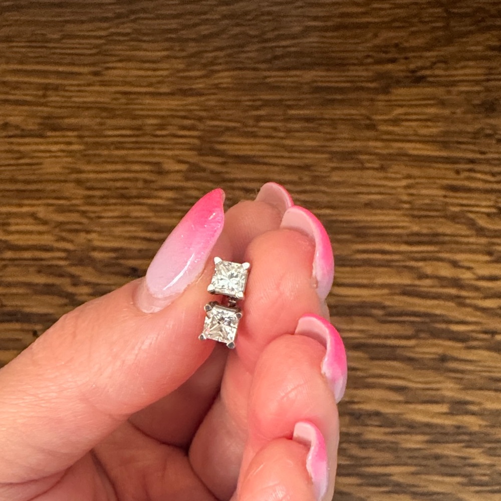 Certified 1CT DIAMOND (natural)💎 14k white gold princess cut studd earrings - Picture 5 of 6